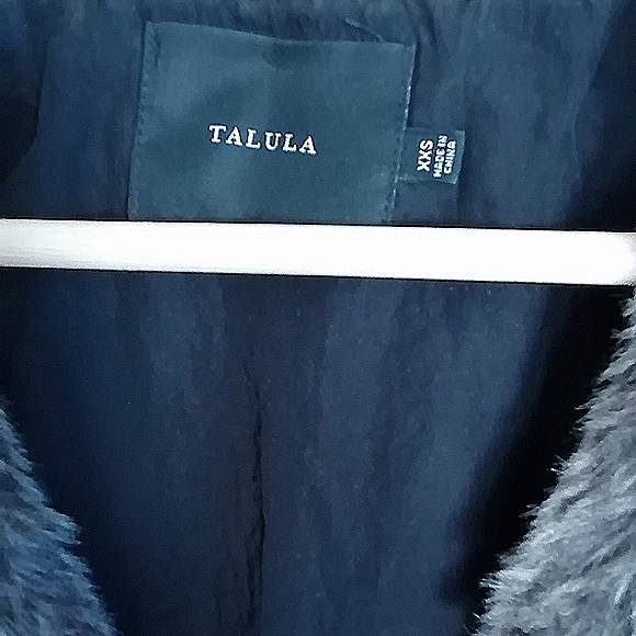 PRICE DROP!T Aritzia Talula Vest Faux Fur - Picture 3 of 8